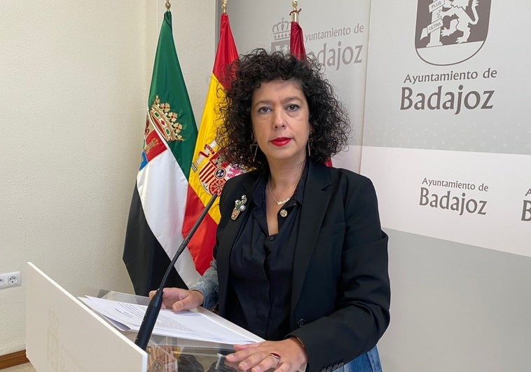 El PSOE pacense pide el cese de una cargo de confianza del alcalde por unos «comentarios homófobos»